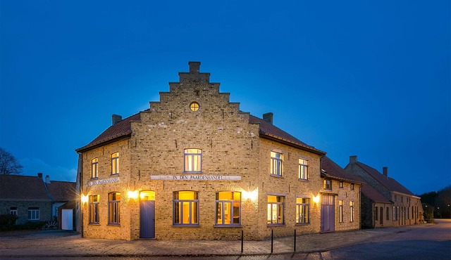 Authentic spacious holiday home - idyllic location - surrounded by