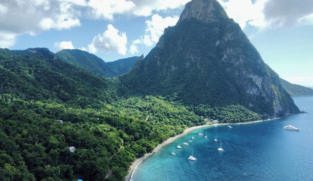 Authentic St. Lucian Experience at Prestigious 2-bed Villa - Colibri Cottage
