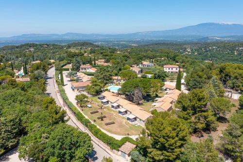 Authentic stone house in the heart of Provence