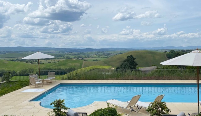 Authentic Tuscan house. Near Siena. Large pool. Phenomenal 360° views.