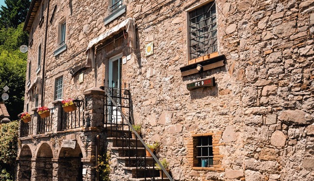 Authentic Tuscan Stone House 4BR Peaceful Village Escape