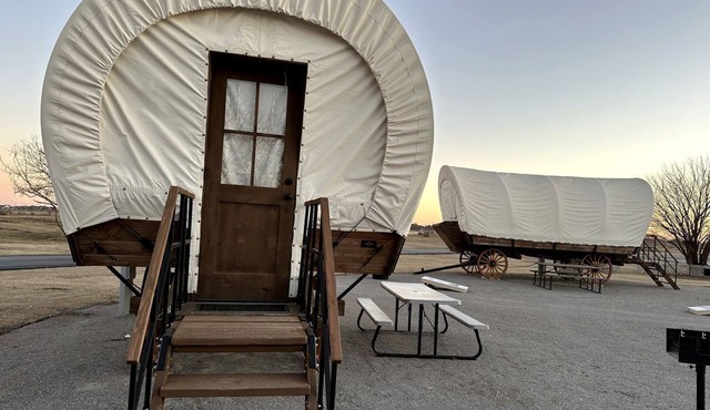 Authentic Wagon Rentals for a Family Getaway near Norman, Oklahoma