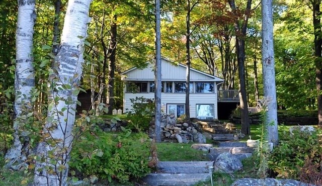 Authentic Waterfront 1935 Muskoka Log Cabin with All the Comforts of Home