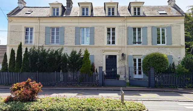 Authentique Relais de Poste 1880 rénové, jardin, centre-ville