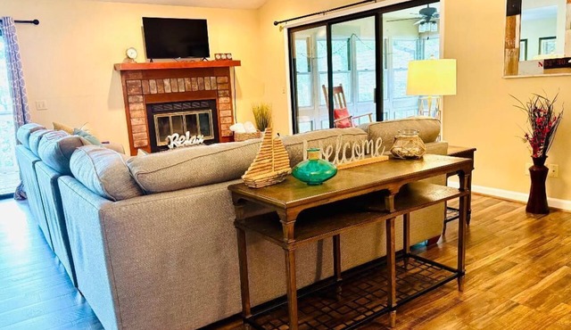 Availability for Clemson Move-Ins! Lakeview 2 BDR-2 1/2 Bath Condo Keowee Key