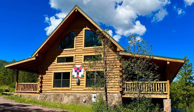 Available July 4-Spectacular 6 BR cabin surrounded by ponderosa pines - Alpine