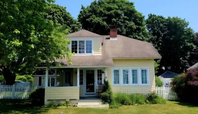 AVAILABLE JULY/AUGUST & other Charming 2 bedroom bungalow 1 block to the beach.