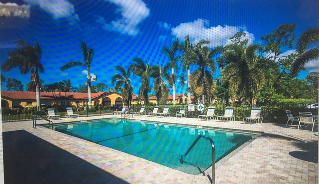 AVAILABLE THANKSGIVING & CHRISTMAS!! Enjoy Florida Comfort in Renovated Villa