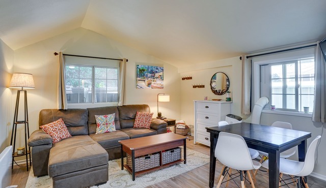 Avalon Cottage < Half-Mi to Beaches & Crescent Ave