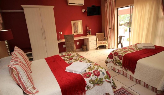 Avalon Guest Manor