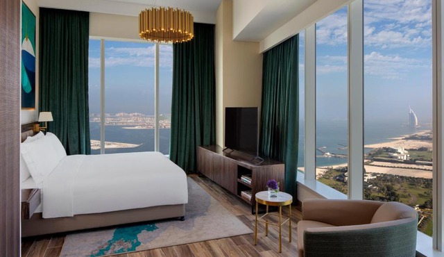 Avani Plus Palm View Dubai Hotel & Suites