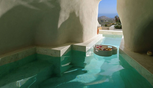Avelora Suites