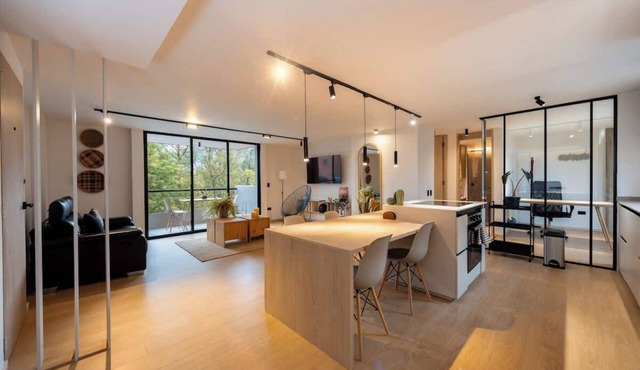 Avignon 407 · |EP| Bright Apt wBalcony, Workspace&Prime Location