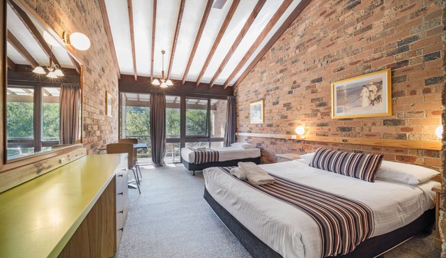 Avoca Beach Hotel
