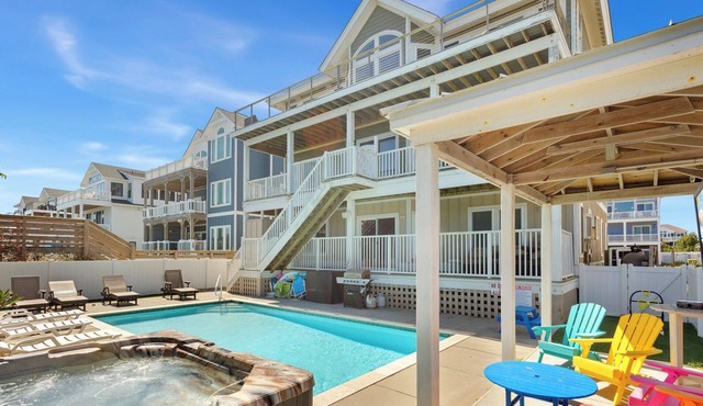 Awakening Sun: Oceanfront, Pool, Theater, Dogs