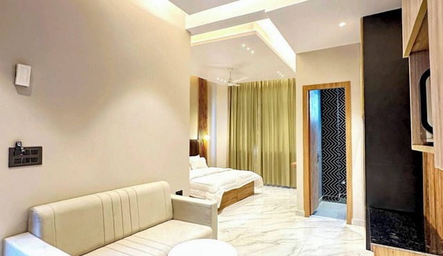Awesome 1-bedroom apartment with AC in enchanting Rishikesh