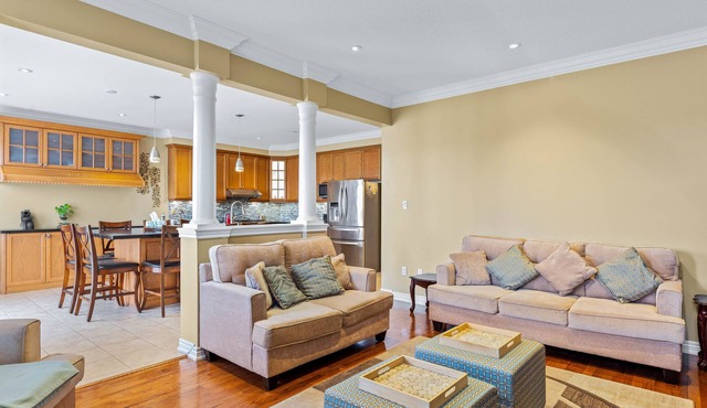 Awesome 5BR Home ~ Brampton ~ Stylish ~ Patio