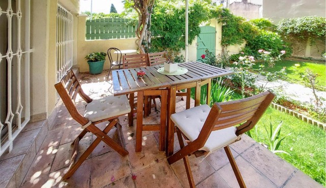Awesome Apartment In Toulon With Wifi