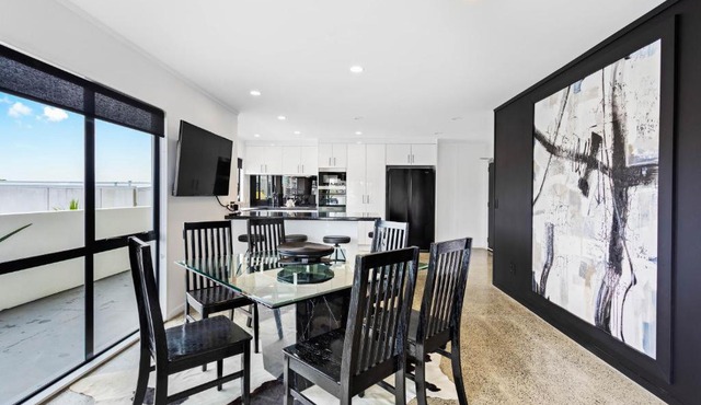 Awesome Designer 3BR Apt in the Heart of Manukau