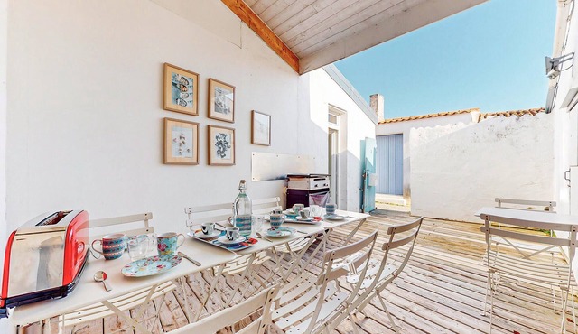 Awesome home in Saint-Denis-d'Oléron with WiFi