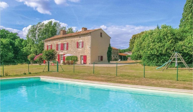 Awesome Home In St Maixent De Beugné