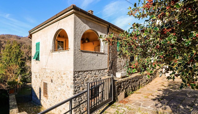 Awesome home in Castagnetoli