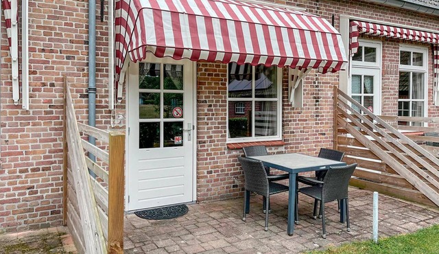Awesome home in De Moer with WiFi