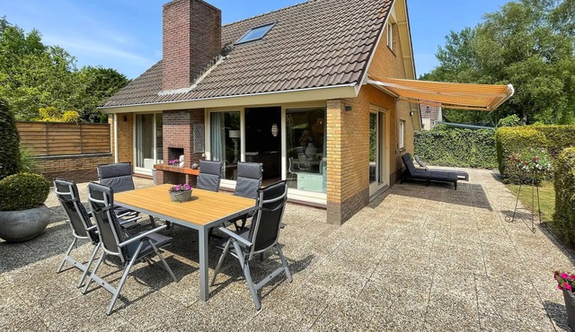 Awesome home in Lauwersoog with WiFi