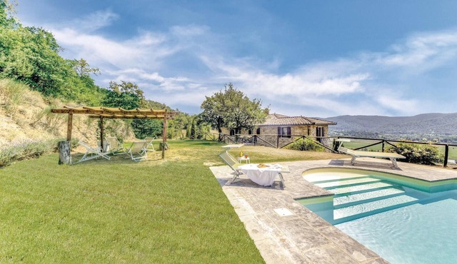 Awesome home in Passignano PG