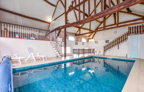 Awesome Home In Rubigny