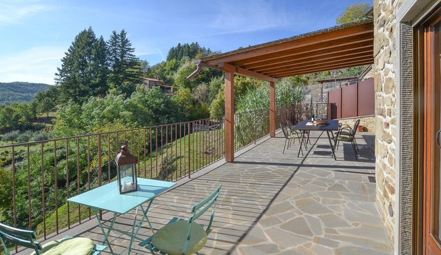 Awesome home in Talla with WiFi