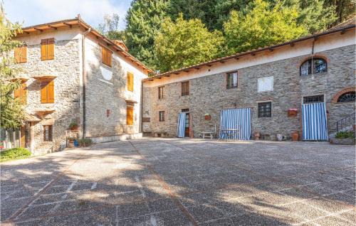 Awesome Home In Villa Di Piteccio