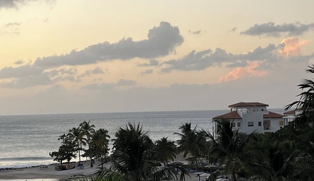 Awesome Views - Rent 7 or 14 days from 7/2/2025 until 12/15/2024.