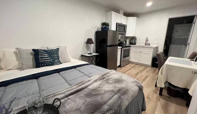 Awesome Yuma Studio Home fast wi-fi and free parking permit