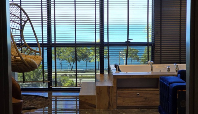Ayatoure Hotel