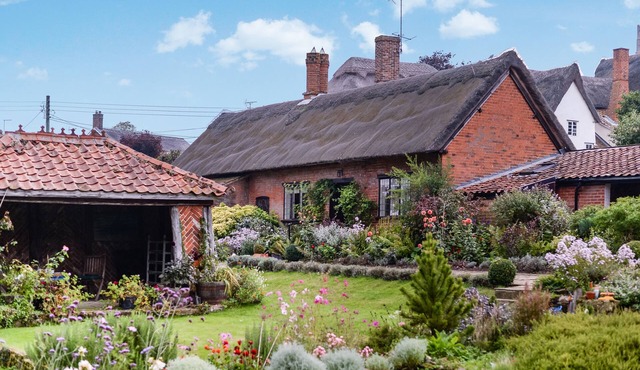 Ayres End Studio - Thatched cottage sleeping two guests