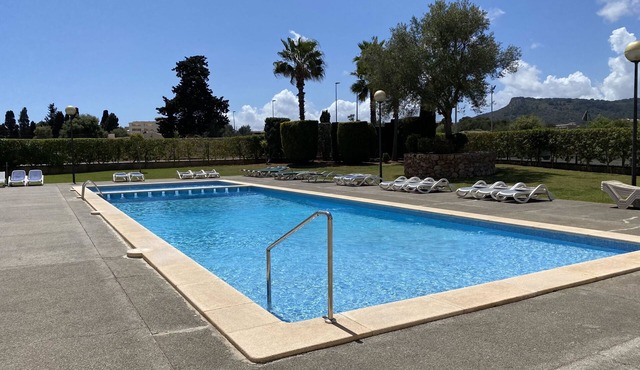 Azalea Apt Cala Bona-2bdr-2bth-AC-Swimmingpool-Private Sunbeds-nr Beaches-Wifi