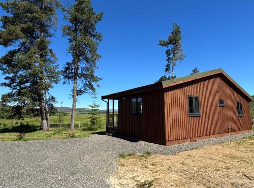 Azalea Lodge 4 with Wood Burning Hot Tub