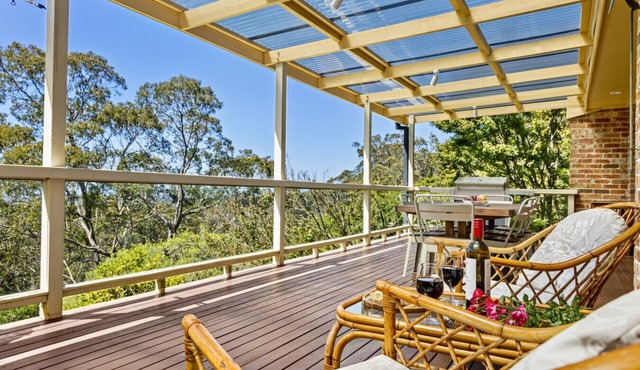 Azimuth - Spacious Family Retreat with City Views