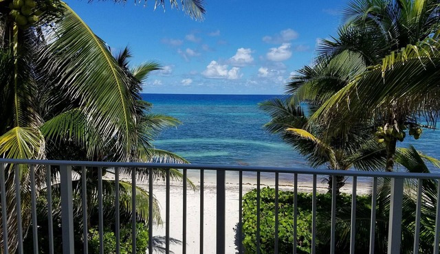 Azure Breeze 3! Peaceful & Pristine-3Bd, 3 BATH AWAY from crowds! Beachfront!