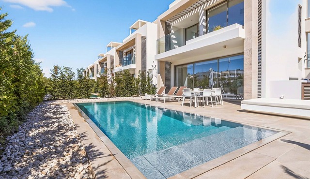 Azure Leda Villa - Jacuzzi/Heated Pool