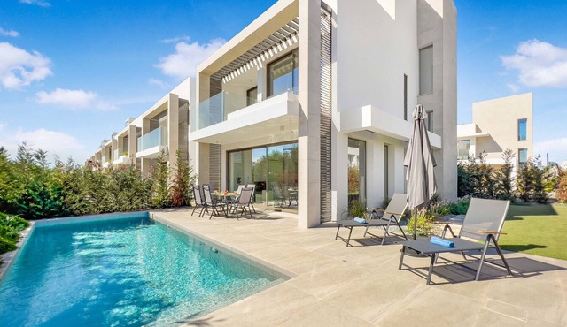 Azure Seaview - Garnet Villa - Stunning Seaview Stay