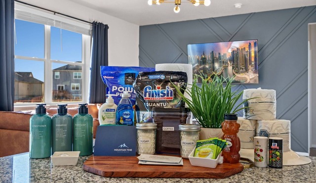 Azure Suite Walkable Old Town Condo w/Park View