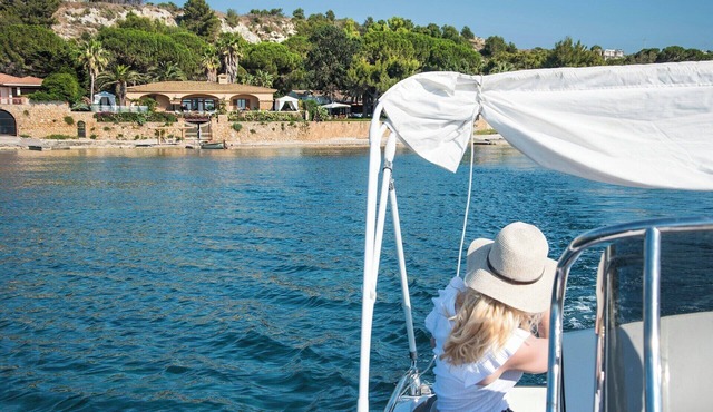 Azzurra - Three Bedroom Villa, Sleeps 6