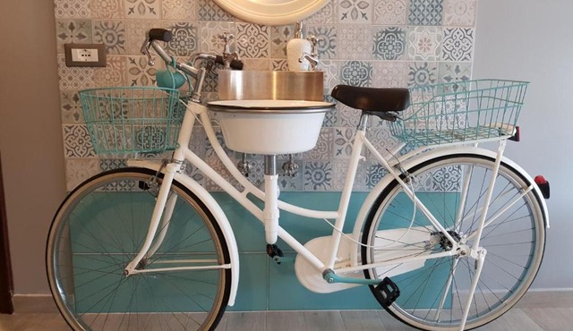 B&B Books & Bikes
