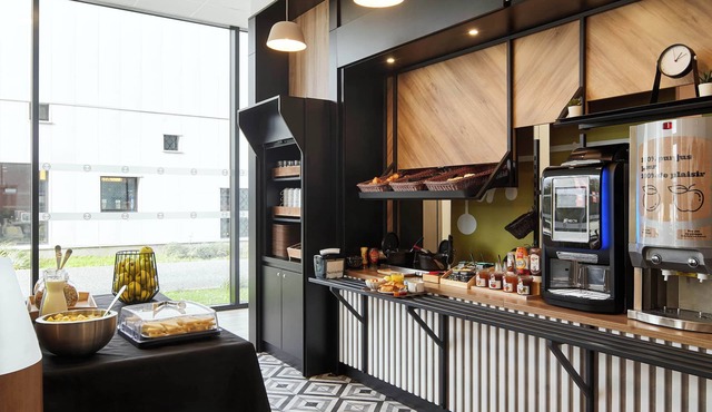 B&B HOTEL CERGY Saint-Christophe