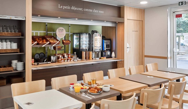 B&B HOTEL Orly Chevilly Marché International