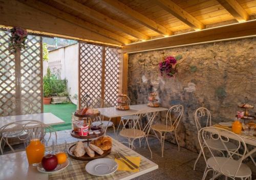 B&B near Lake Como - Close to train & bus - Breakfast included