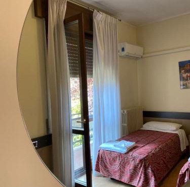 B&B Santa Monica