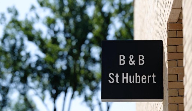 b & b St-Hubert